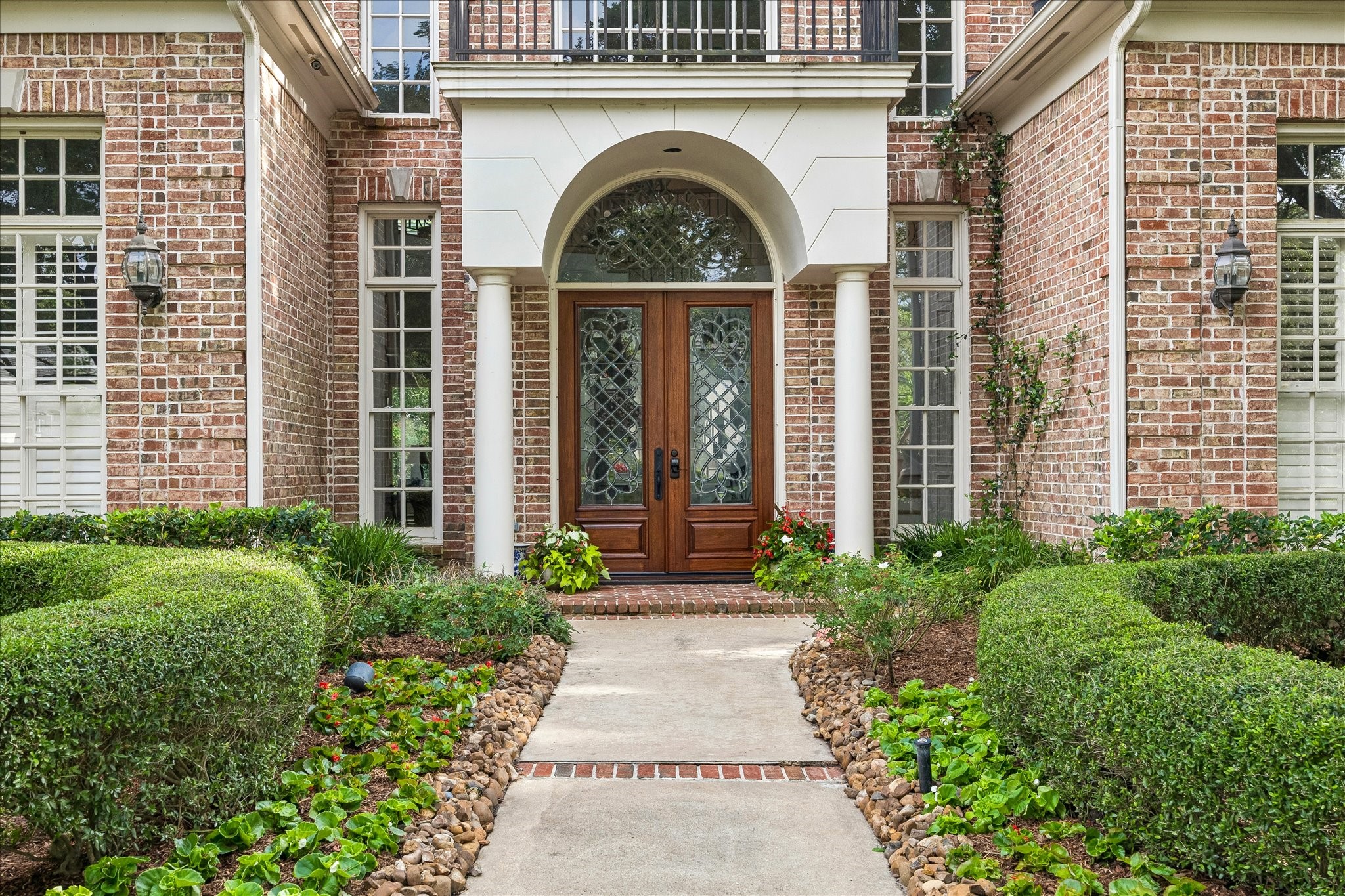 11421 Whippoorwill Road Houston, TX 77024 - Photo 31 of 33 Double leaded glass front doors were just re-stained in April 2026.