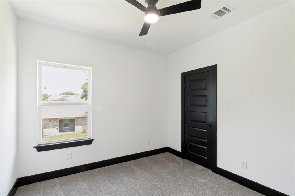 2420 Starks Avenue Dallas, TX 75215 - Photo 15 of 25