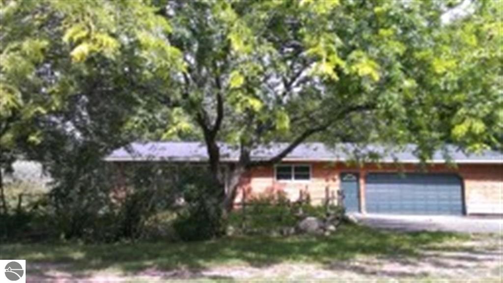 1589 Moss Road Beulah, MI 49617 - Photo 3 of 43 1780095-2.JPG