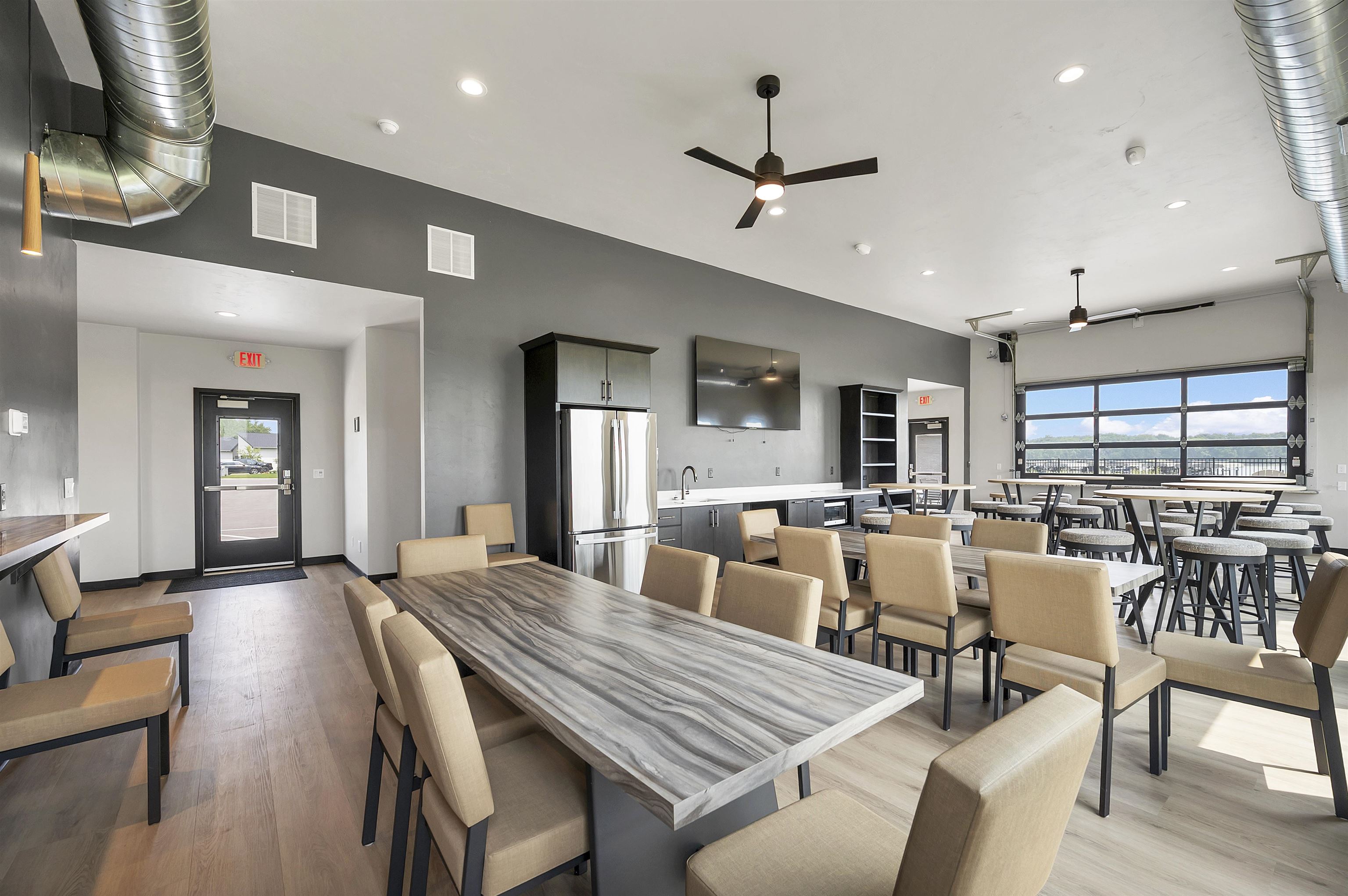 433 Aldon Circle, Unit 306 Ashwaubenon, WI 54304 - Photo 15 of 20