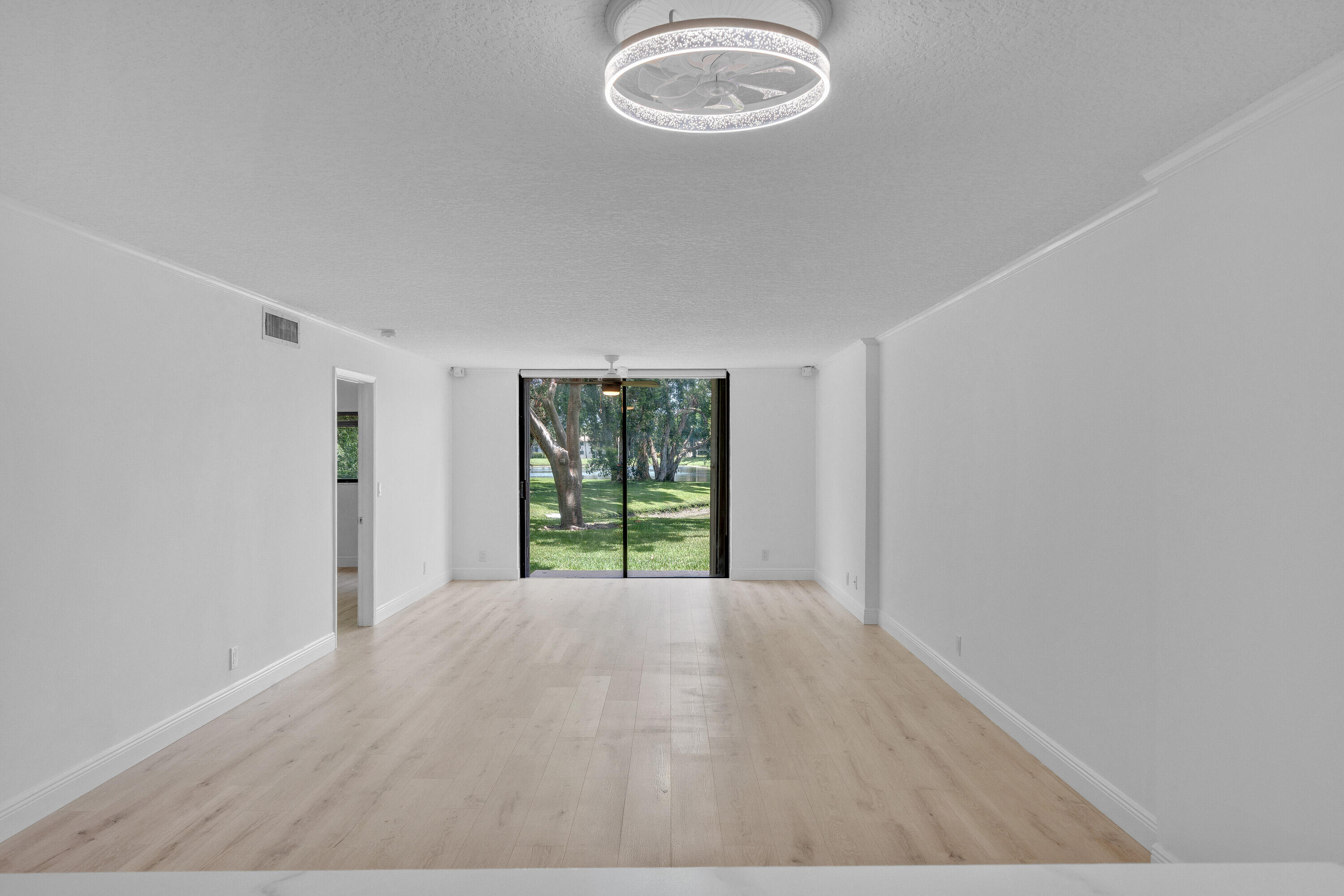 15075 Witney Road, Unit 108 Delray Beach, FL 33484 - Photo 14 of 76 5 Dining Area (1)