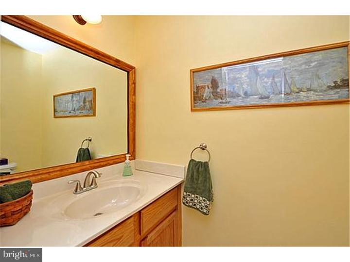 2295 Warner Road Lansdale, PA 19446 - Photo 17 of 24 Bathroom