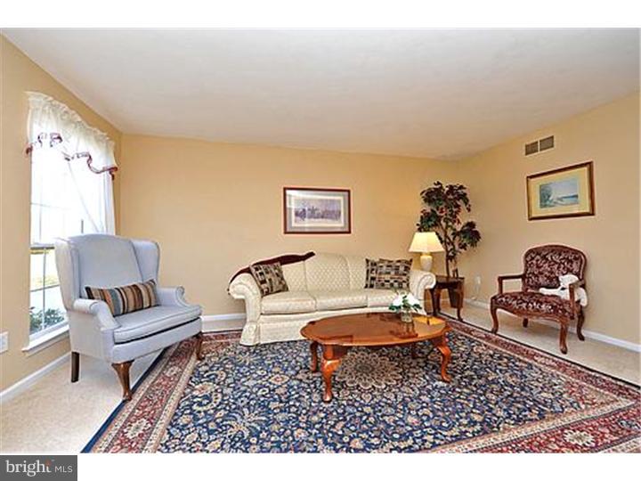 2295 Warner Road Lansdale, PA 19446 - Photo 4 of 24 Living Room