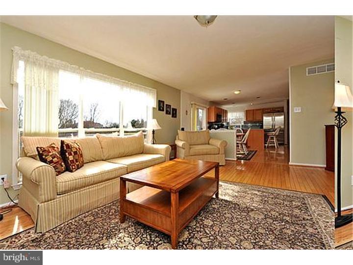 2295 Warner Road Lansdale, PA 19446 - Photo 10 of 24 Living Room