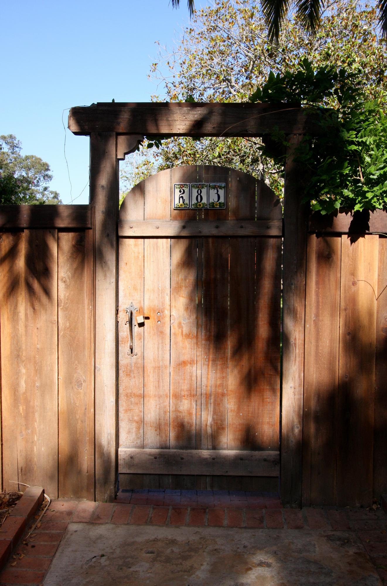 283 Oak Road Santa Barbara, CA 93108 - Photo 2 of 24 1 Front Gate 1