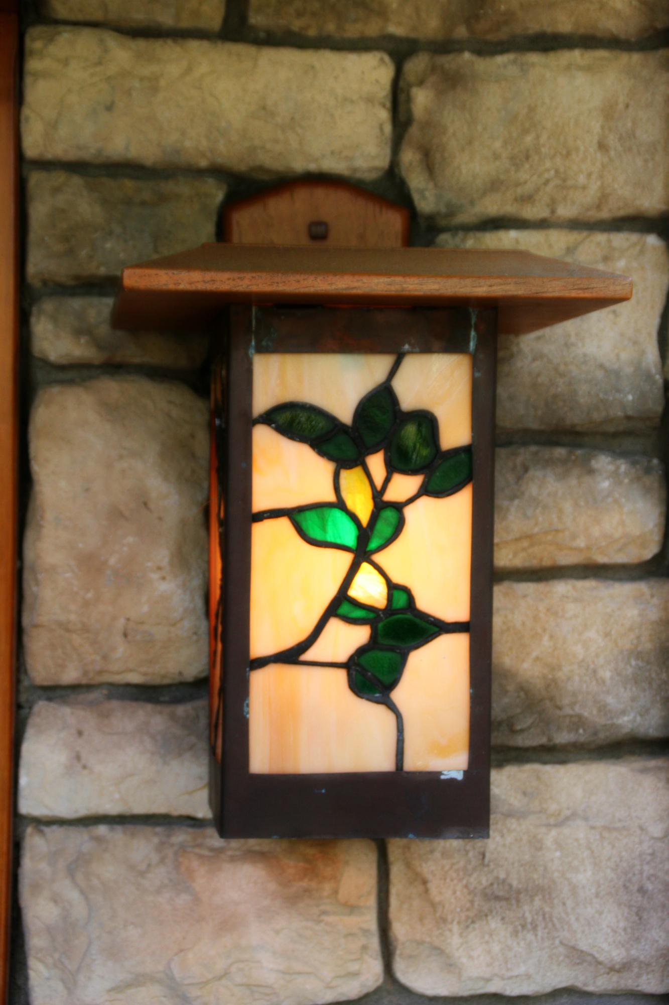 283 Oak Road Santa Barbara, CA 93108 - Photo 5 of 24 5 Craftsman light