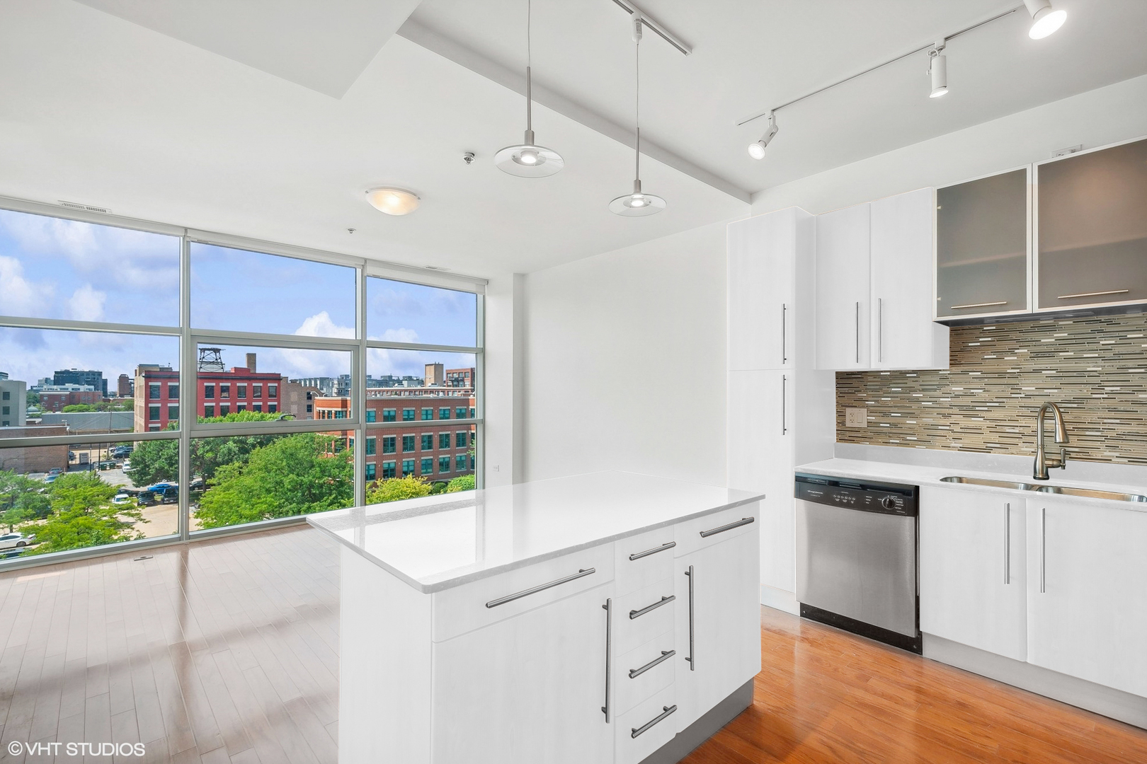 225 South Sangamon Street, Unit 510 Chicago, IL 60607 - Photo 5 of 26