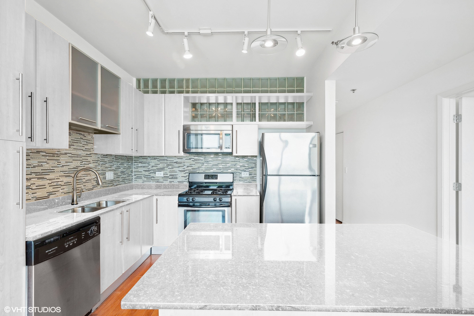 225 South Sangamon Street, Unit 510 Chicago, IL 60607 - Photo 9 of 26