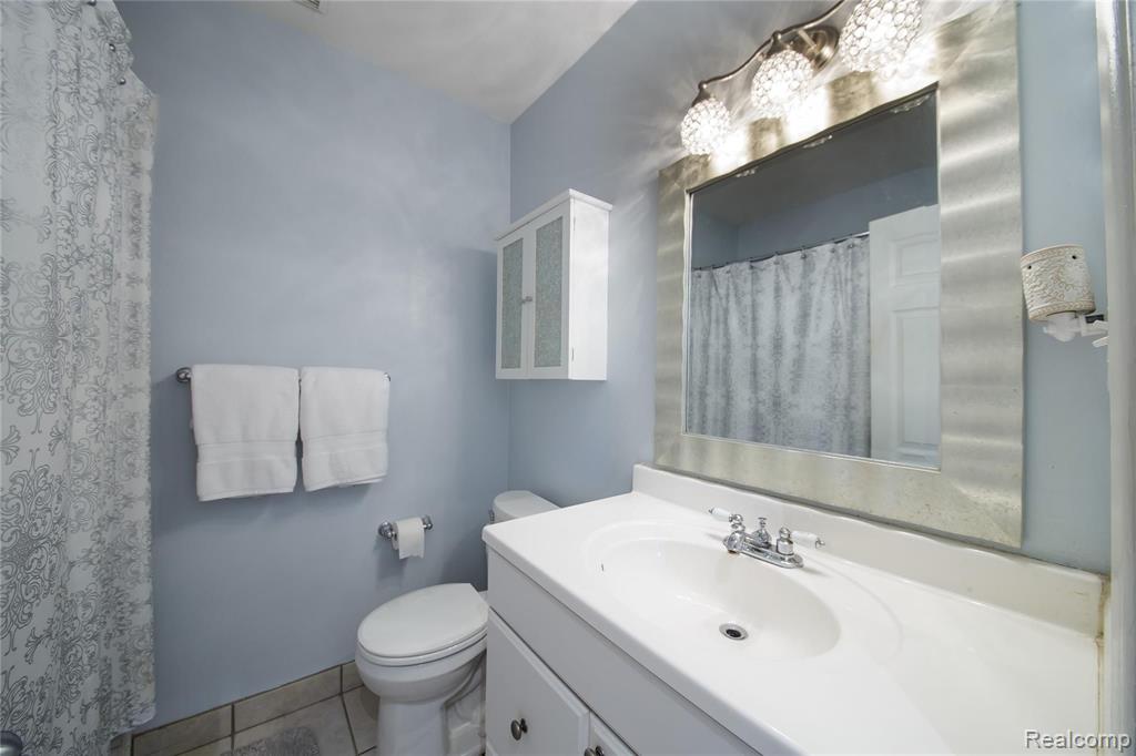 795 West Maple Road Clawson, MI 48017 - Photo 12 of 18