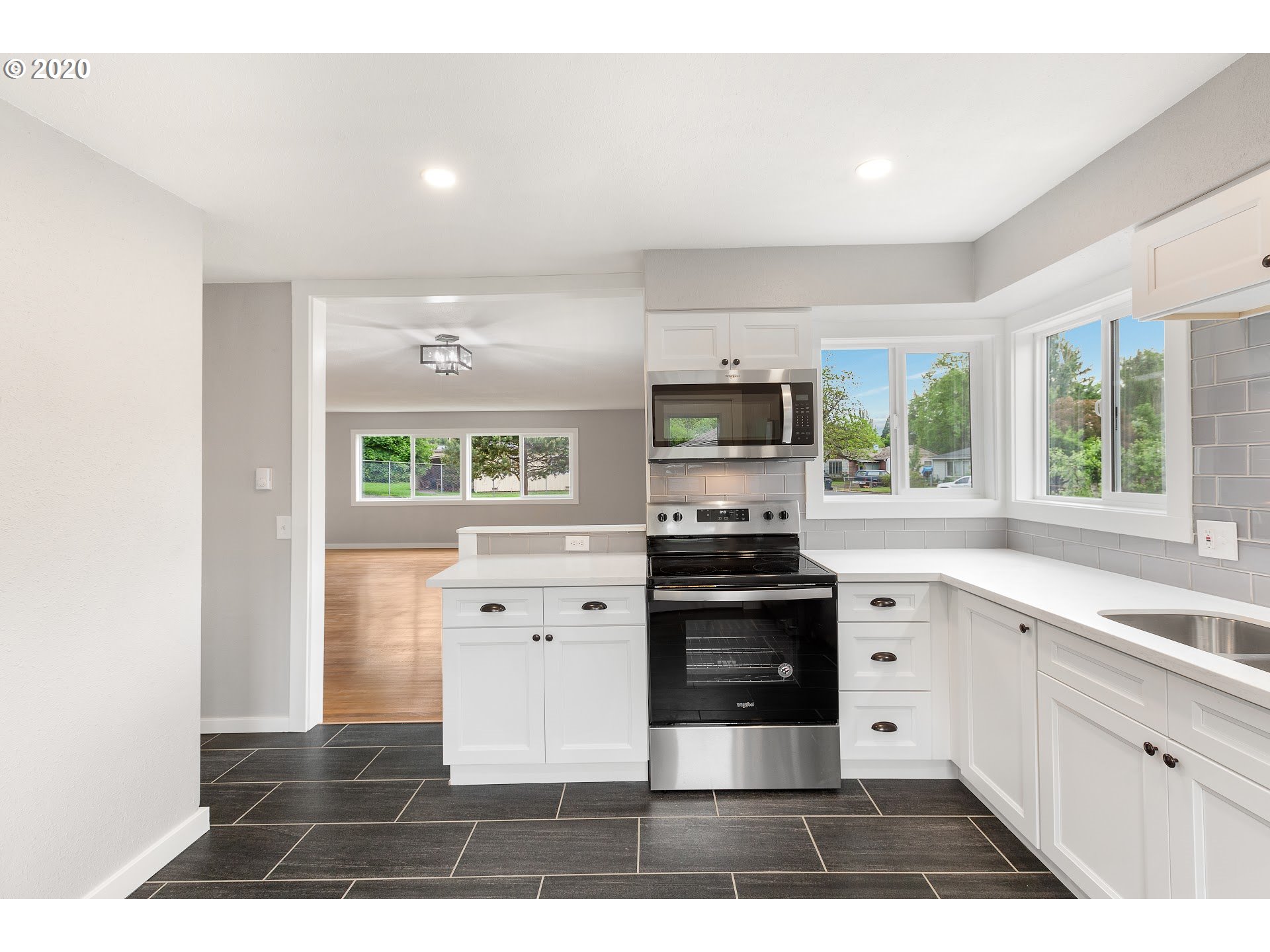 13460 Southwest Rita Drive Beaverton, OR 97005 - Photo 10 of 19 Gallery Image 10