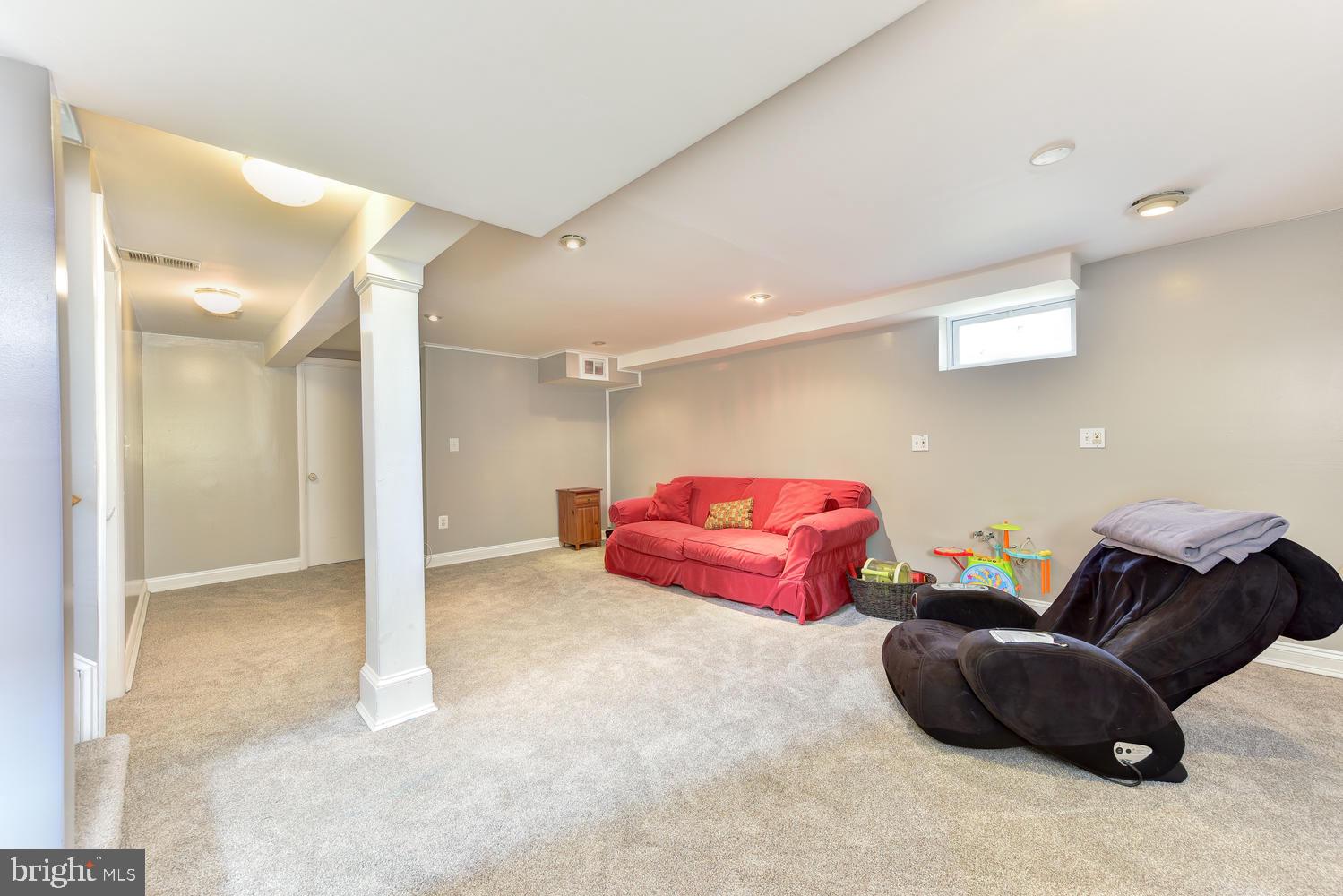 10304 Insley Street Silver Spring, MD 20902 - Photo 14 of 19 Gallery Image 14