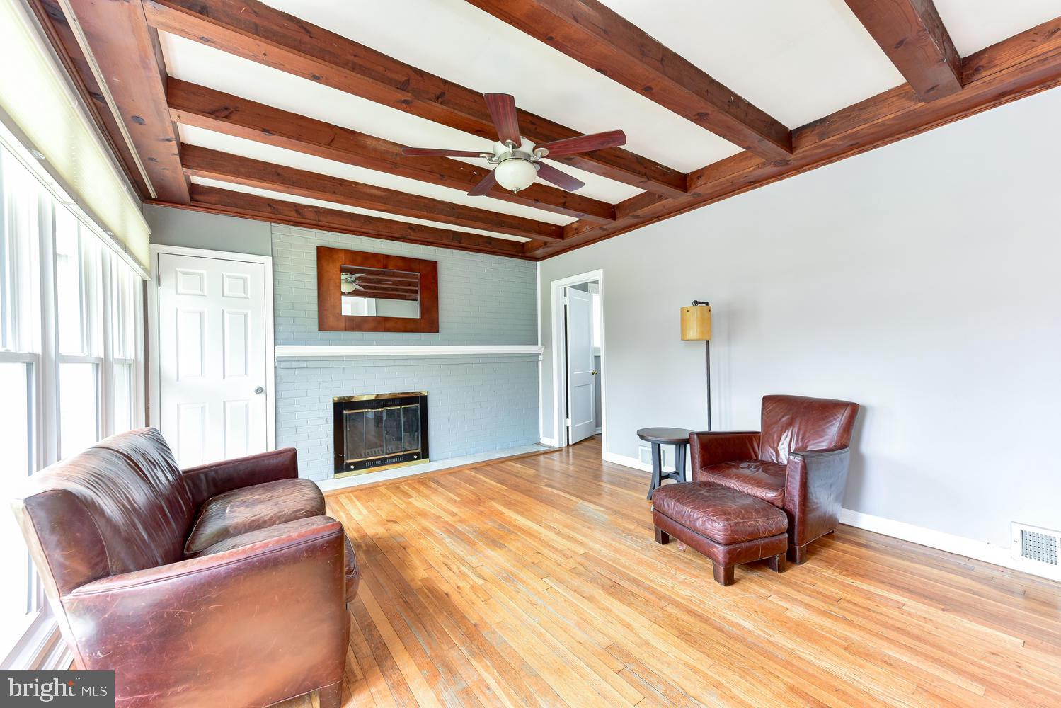 10304 Insley Street Silver Spring, MD 20902 - Photo 3 of 19 Gallery Image 3