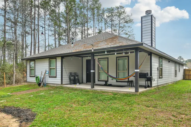 $2,600 | 298 County Road 3545, Cleveland, TX 77327