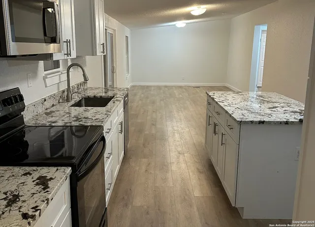 $1,750 | 1284 Glenn Drive, Canyon Lake, TX 78133