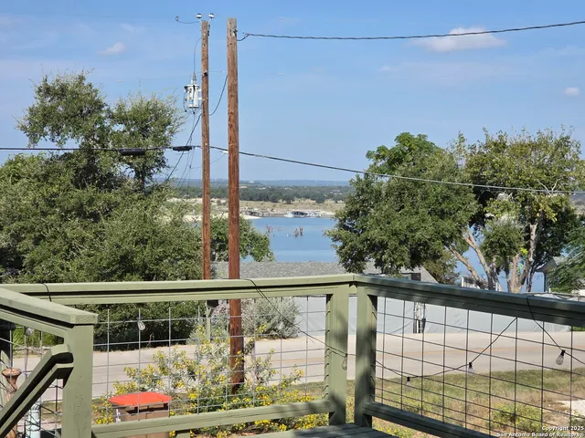 $1,750 | 1284 Glenn Drive, Canyon Lake, TX 78133