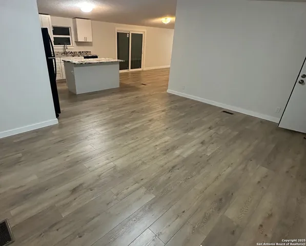 $1,750 | 1284 Glenn Drive, Canyon Lake, TX 78133