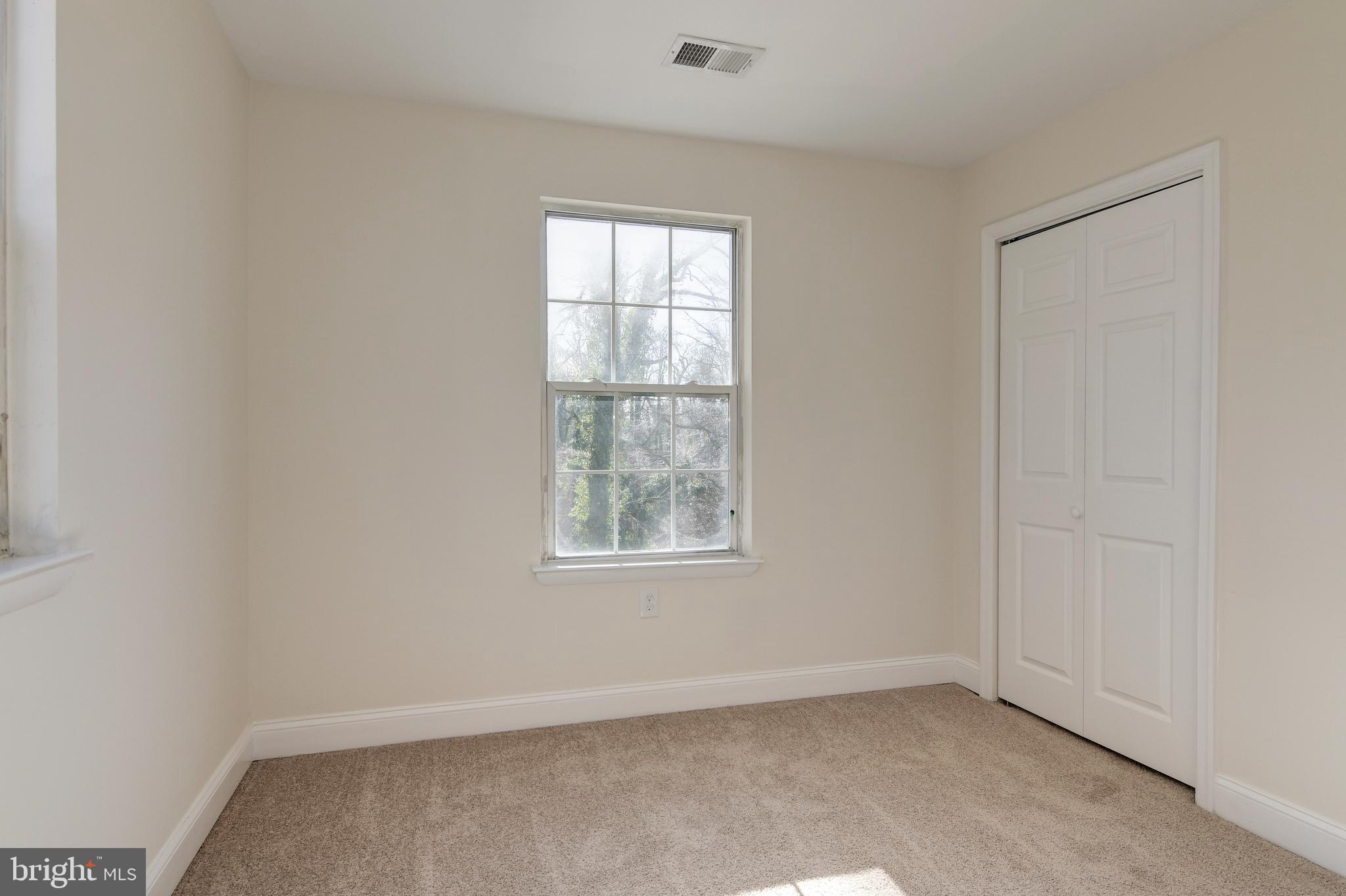 9007 Ardmore Road Springdale, MD 20706 - Photo 33 of 56 2nd nice sized bedroom