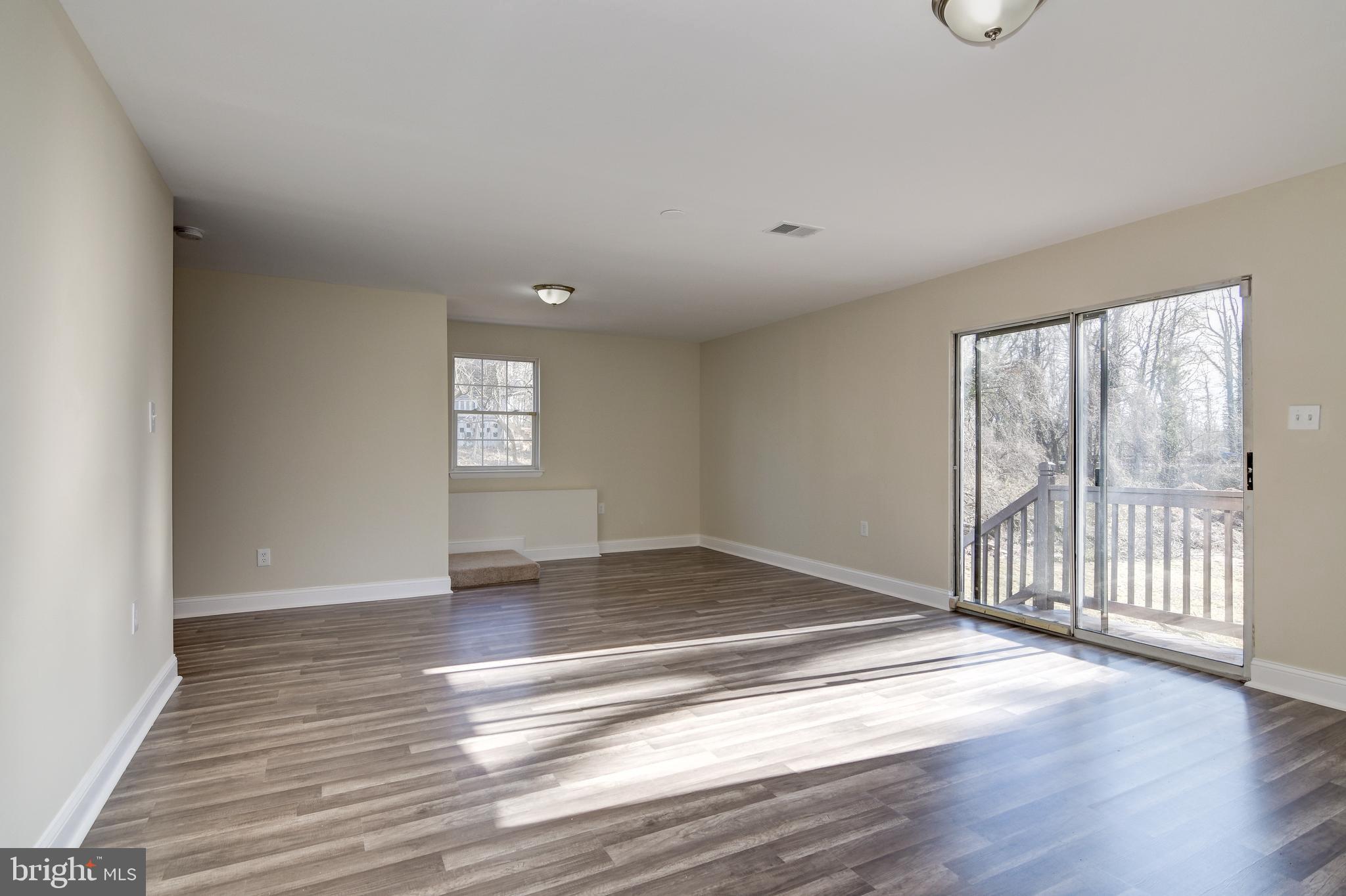 9007 Ardmore Road Springdale, MD 20706 - Photo 36 of 56 2nd level large family room
