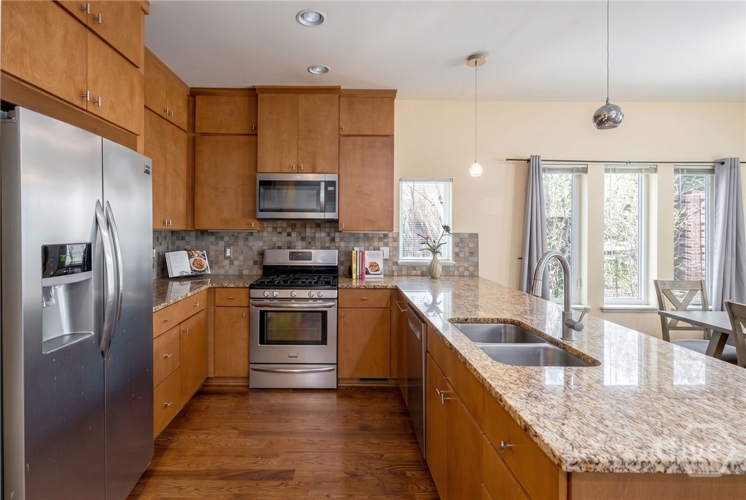 241 Pearl Street Athens, GA 30601 - Photo 8 of 28