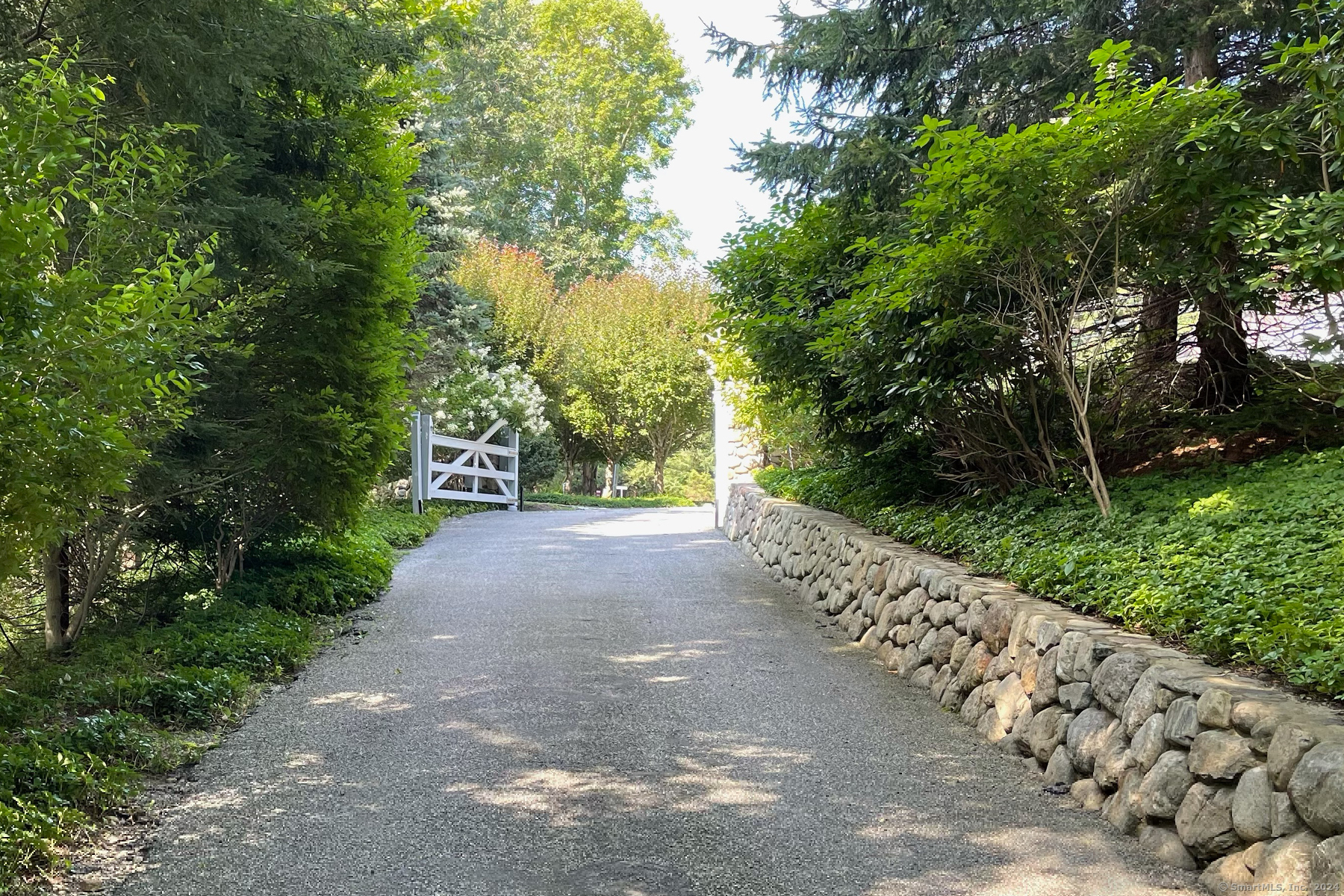 118 Lyons Plain Road Weston, CT 06883 - Photo 15 of 17
