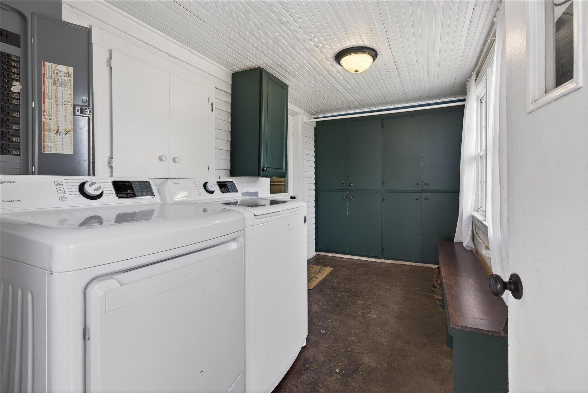 3212 Marthas Chapel Road Cunningham, TN 37052 - Photo 14 of 32 a utility room with dryer and washer