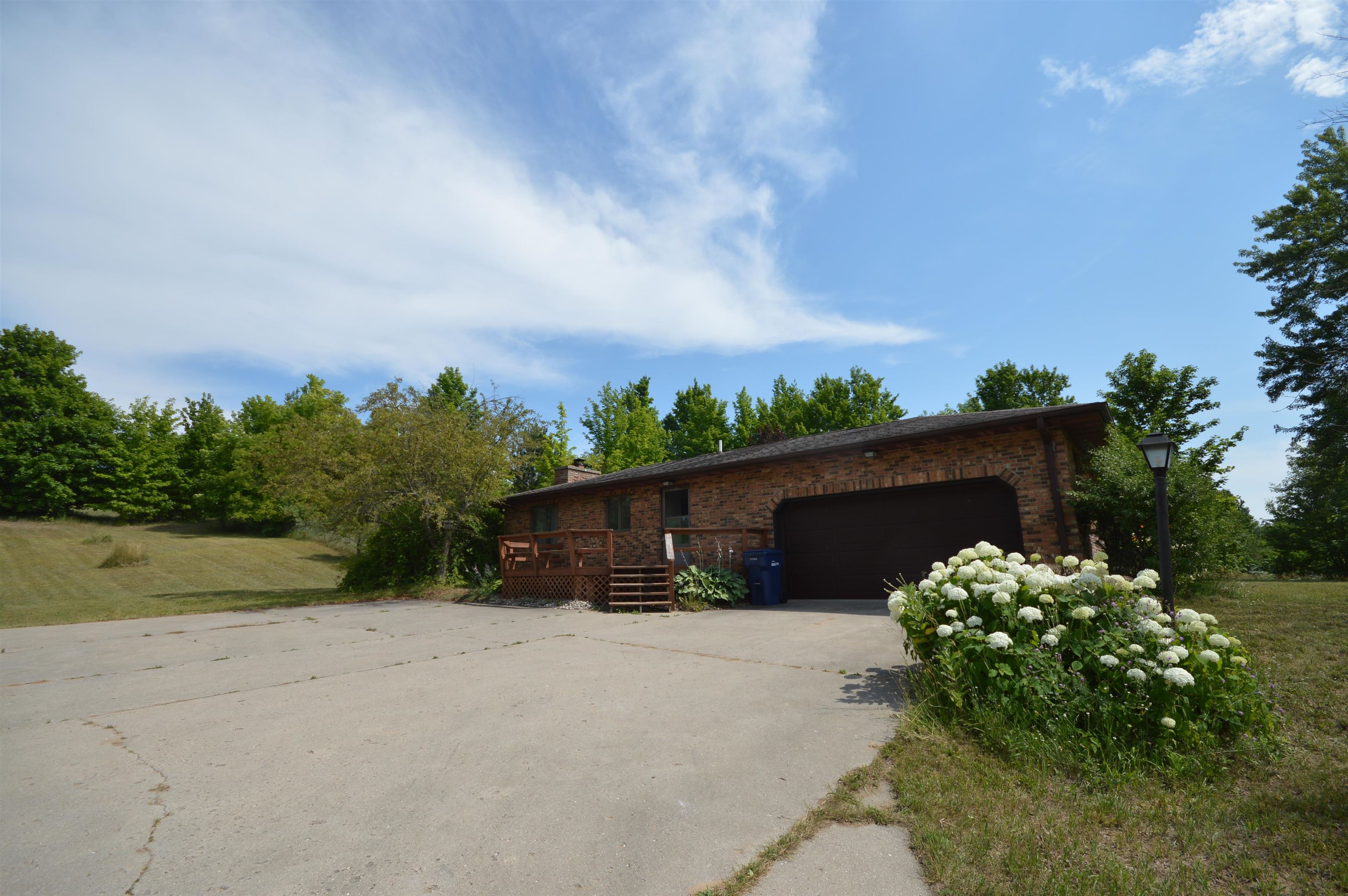 8909 South Maple City Road Maple City, MI 49664 - Photo 2 of 28