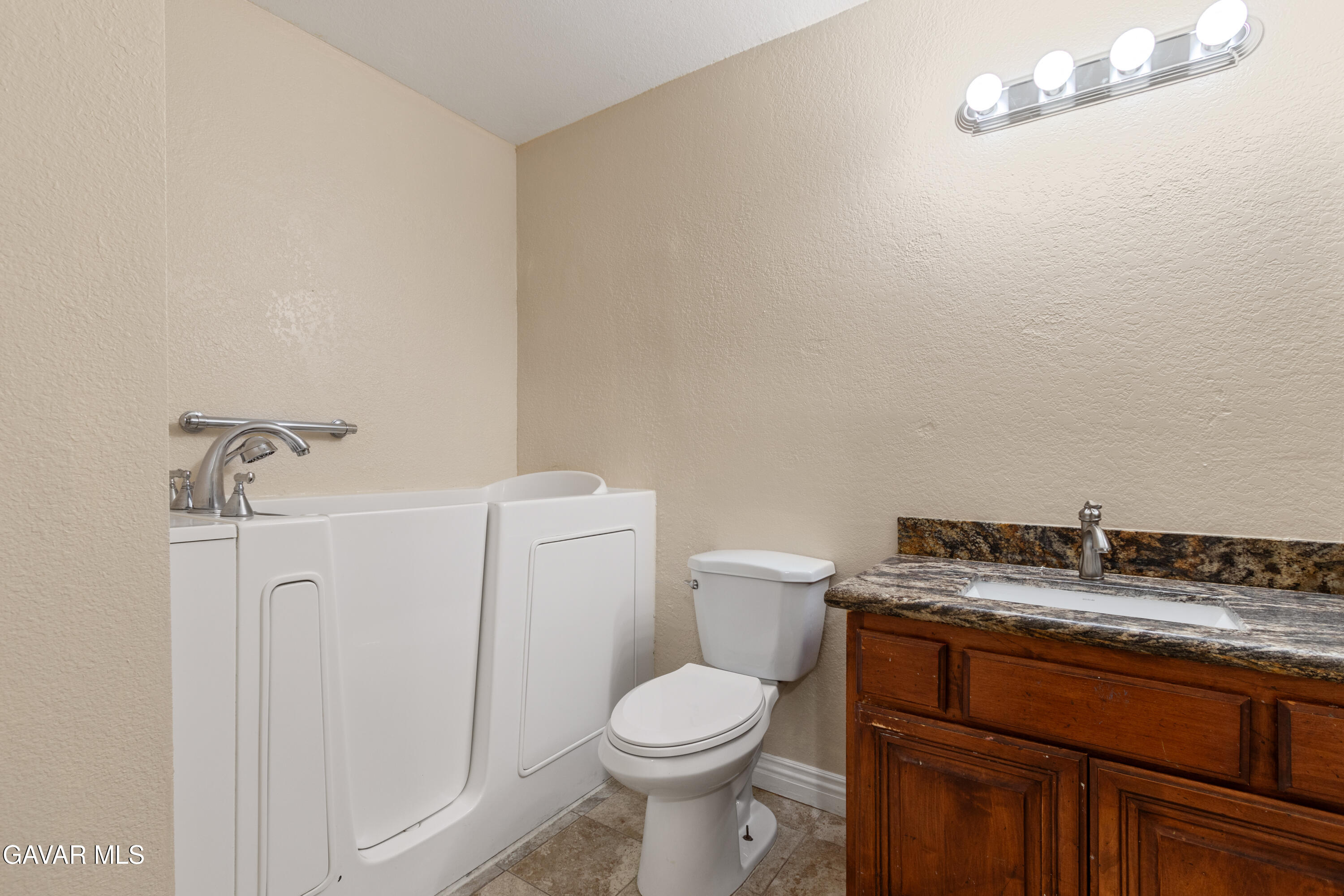 2128 Edam Street Lancaster, CA 93536 - Photo 19 of 26 17-IMG_8250