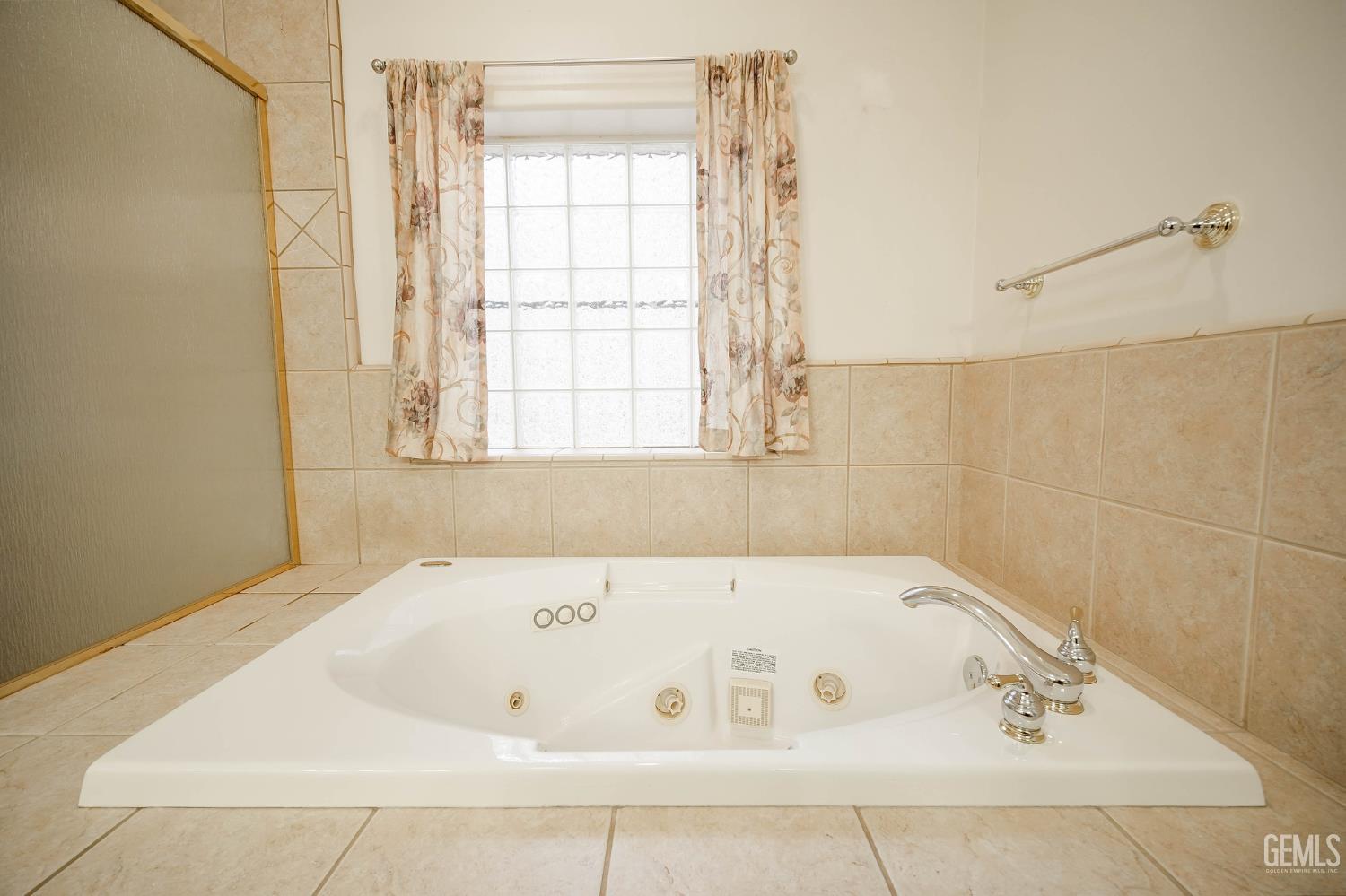 Undisclosed Address Bakersfield, CA 93312 - Photo 18 of 66 Gallery Image 18
