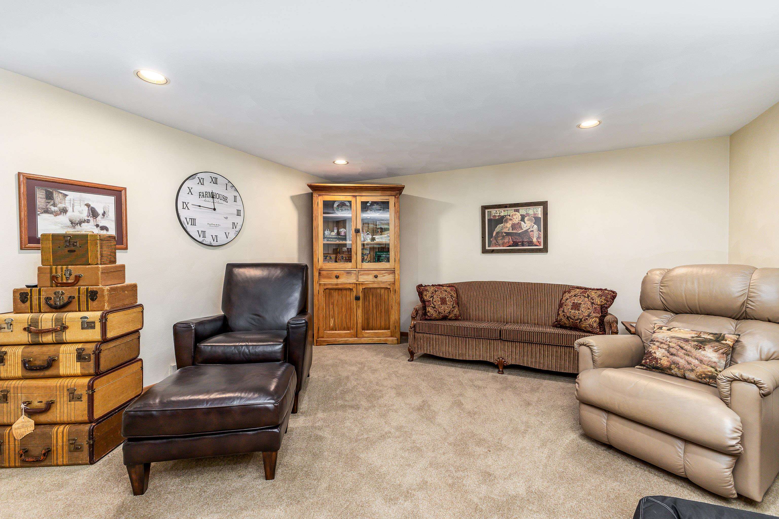 2452 Radford Road Dubuque, IA 52002 - Photo 24 of 39 Gallery Image 24