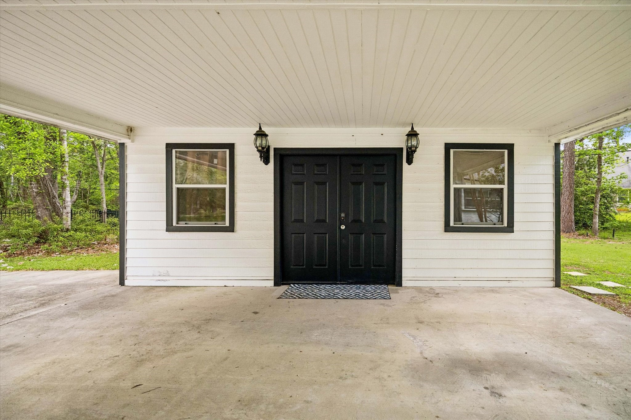 502 Monitor Park Conroe, TX 77302 - Photo 23 of 26 Attached garage is fully insulated and plumbed, offering the flexibility to convert into a guest suite, private quarters, or additional living space.