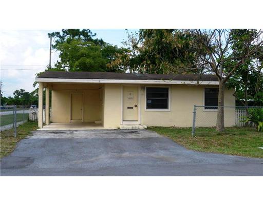 4987 Navarre Road Lake Worth, FL 33463 - Photo 1 of 12 Primary Photo