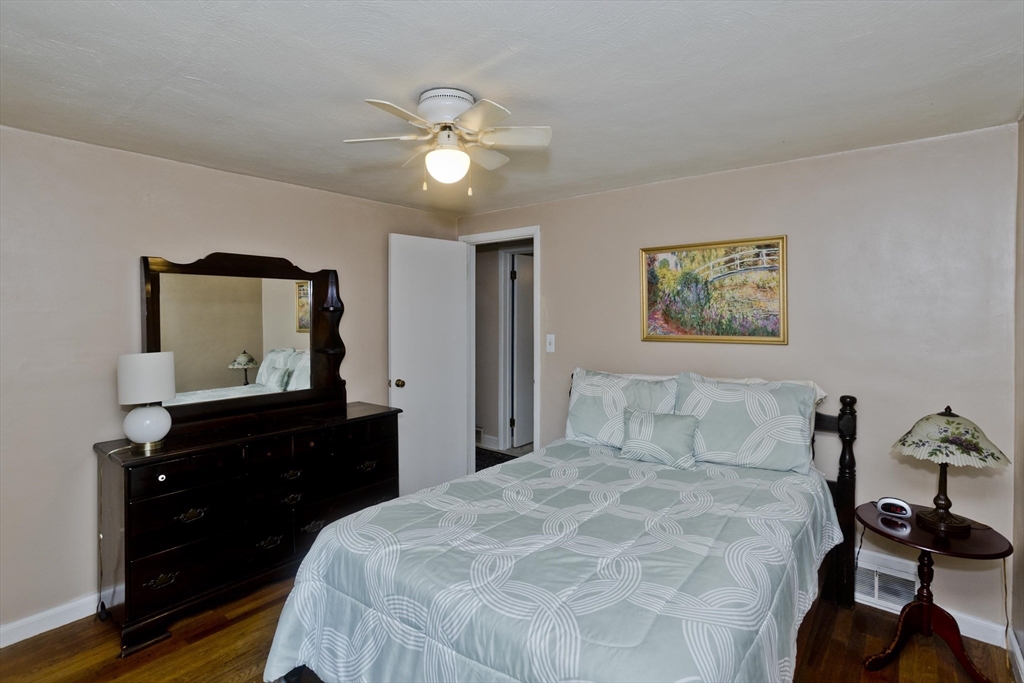 135 Prentice Street Springfield, MA 01104 - Photo 14 of 34 Gallery Image 14