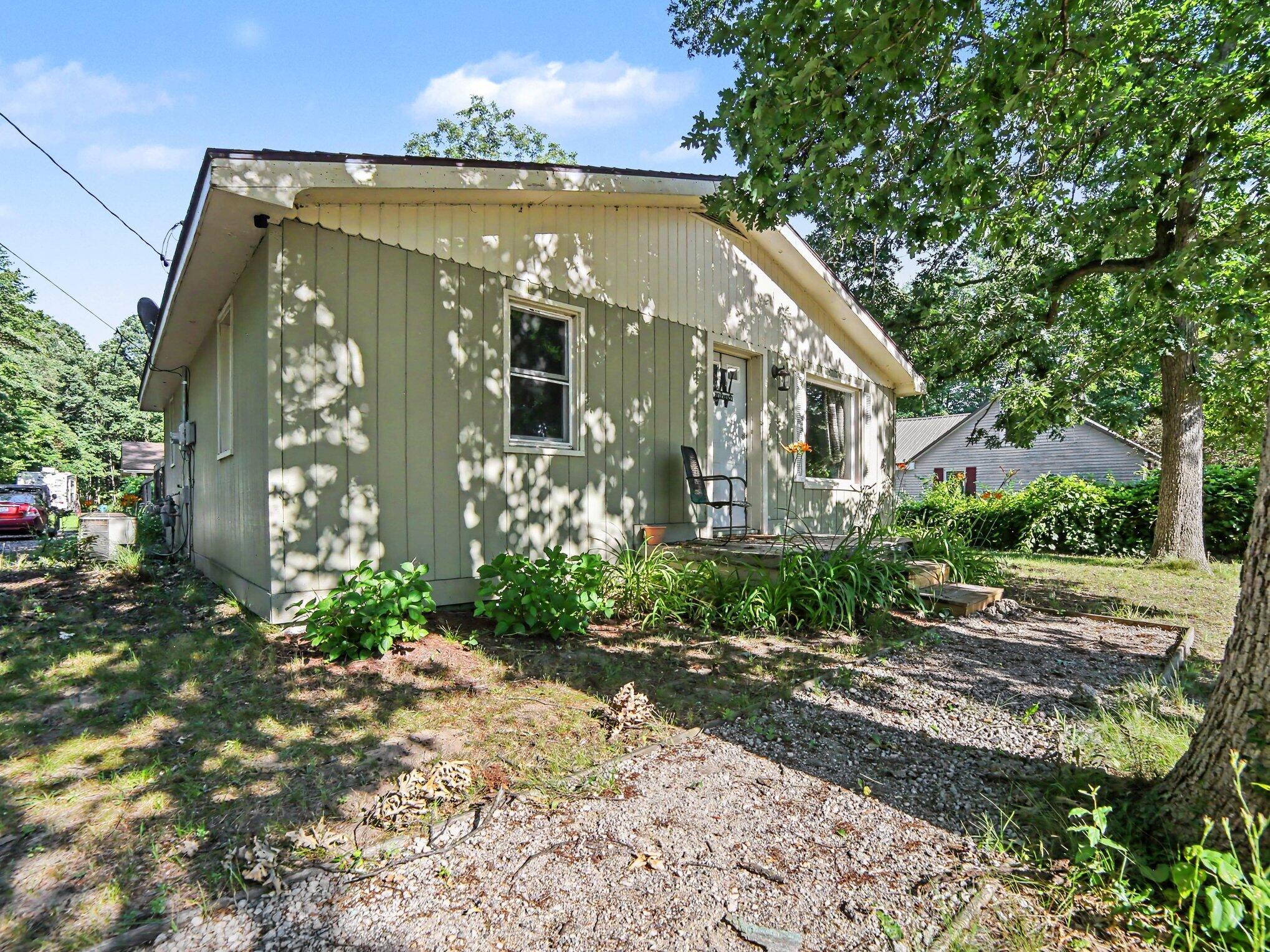 1460 South Mill Iron Road Muskegon, MI 49442 - Photo 3 of 26 Front of Home