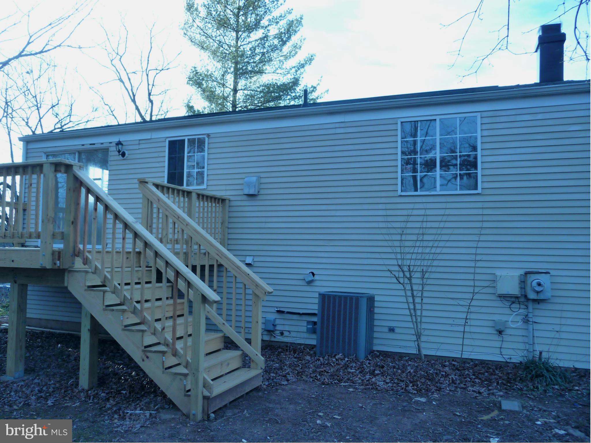 138 Magnolia Road Sterling, VA 20164 - Photo 19 of 22 Exterior (Rear)