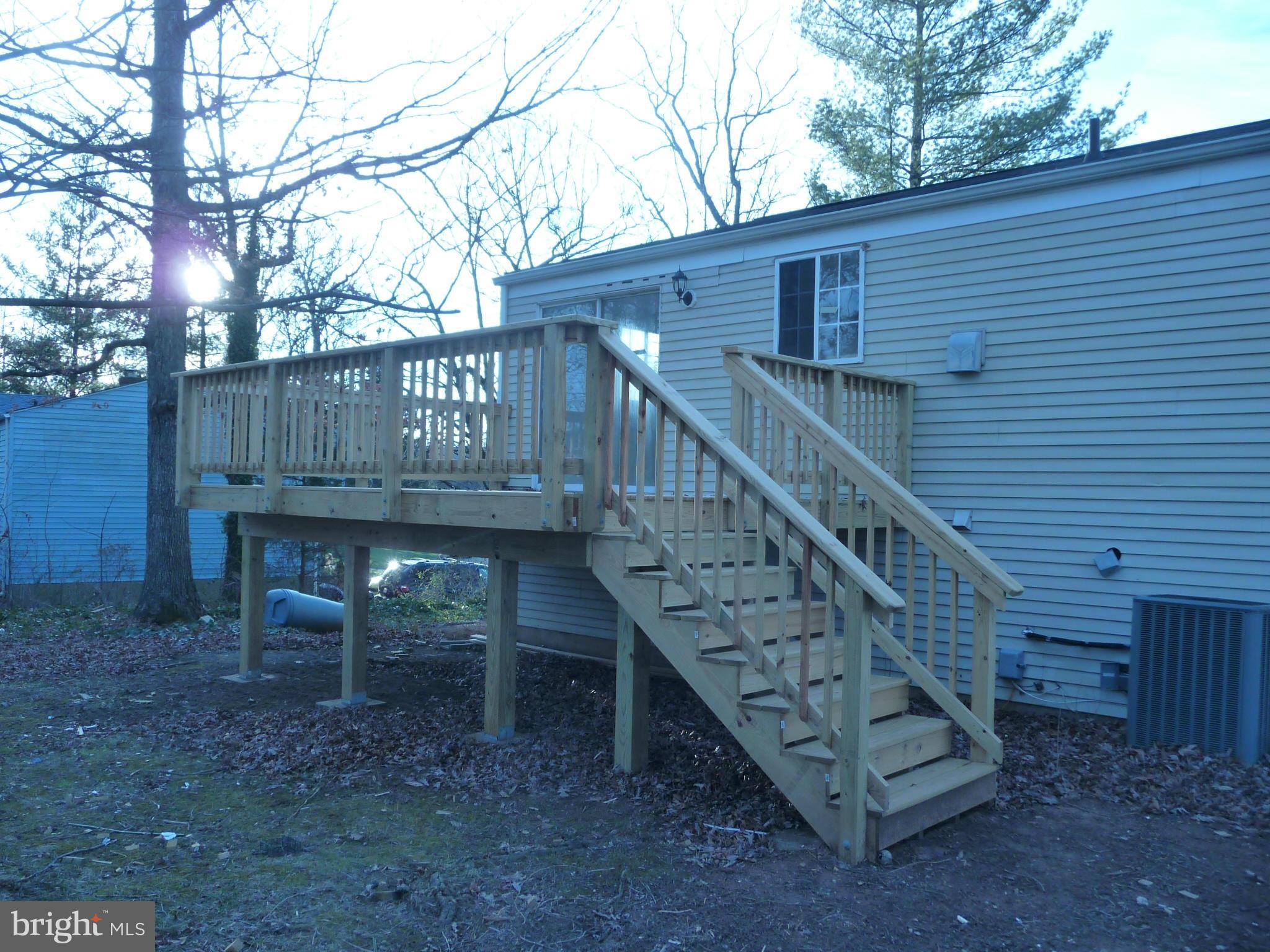 138 Magnolia Road Sterling, VA 20164 - Photo 20 of 22 Exterior (Rear)