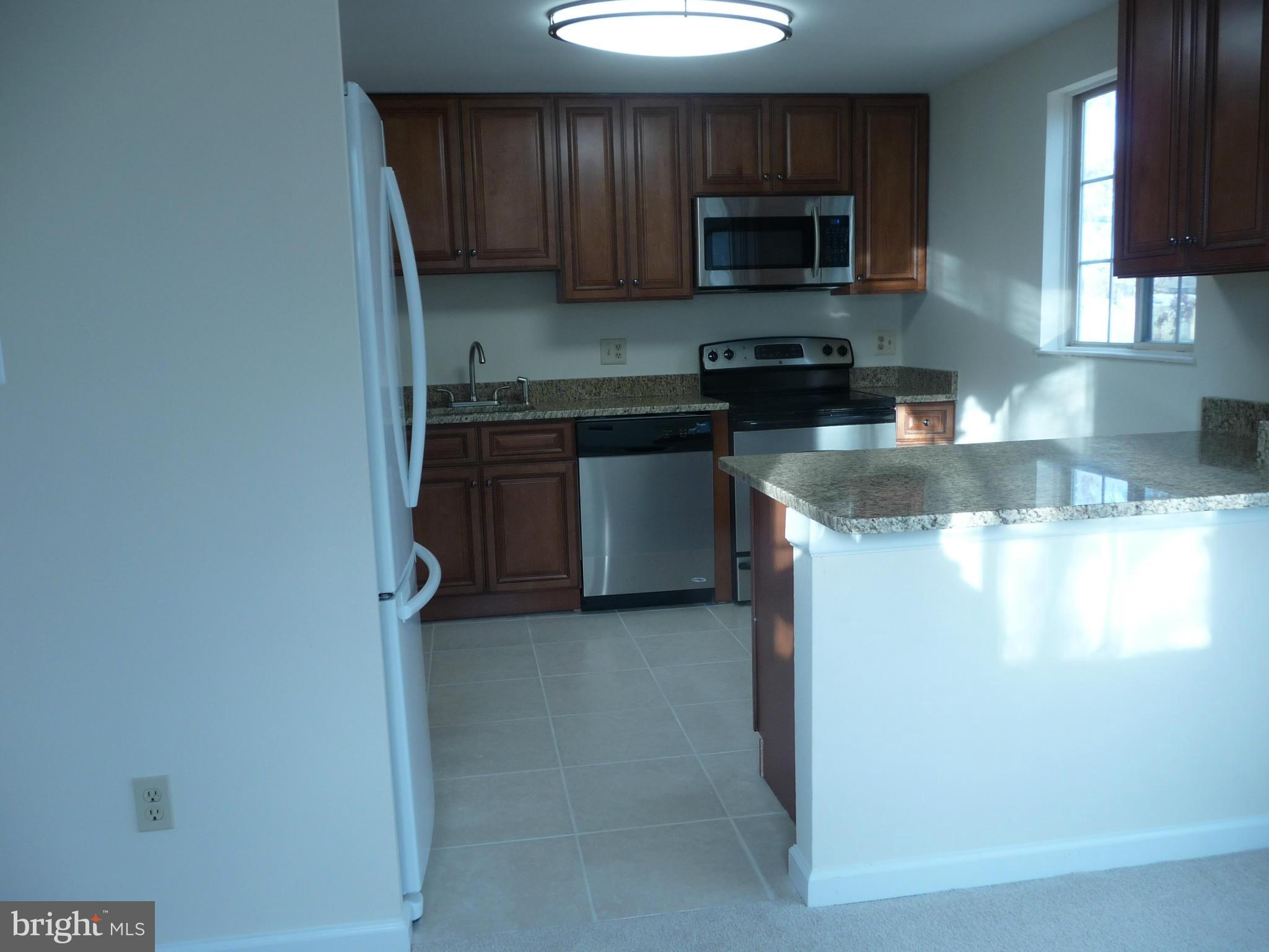 138 Magnolia Road Sterling, VA 20164 - Photo 9 of 22 Kitchen