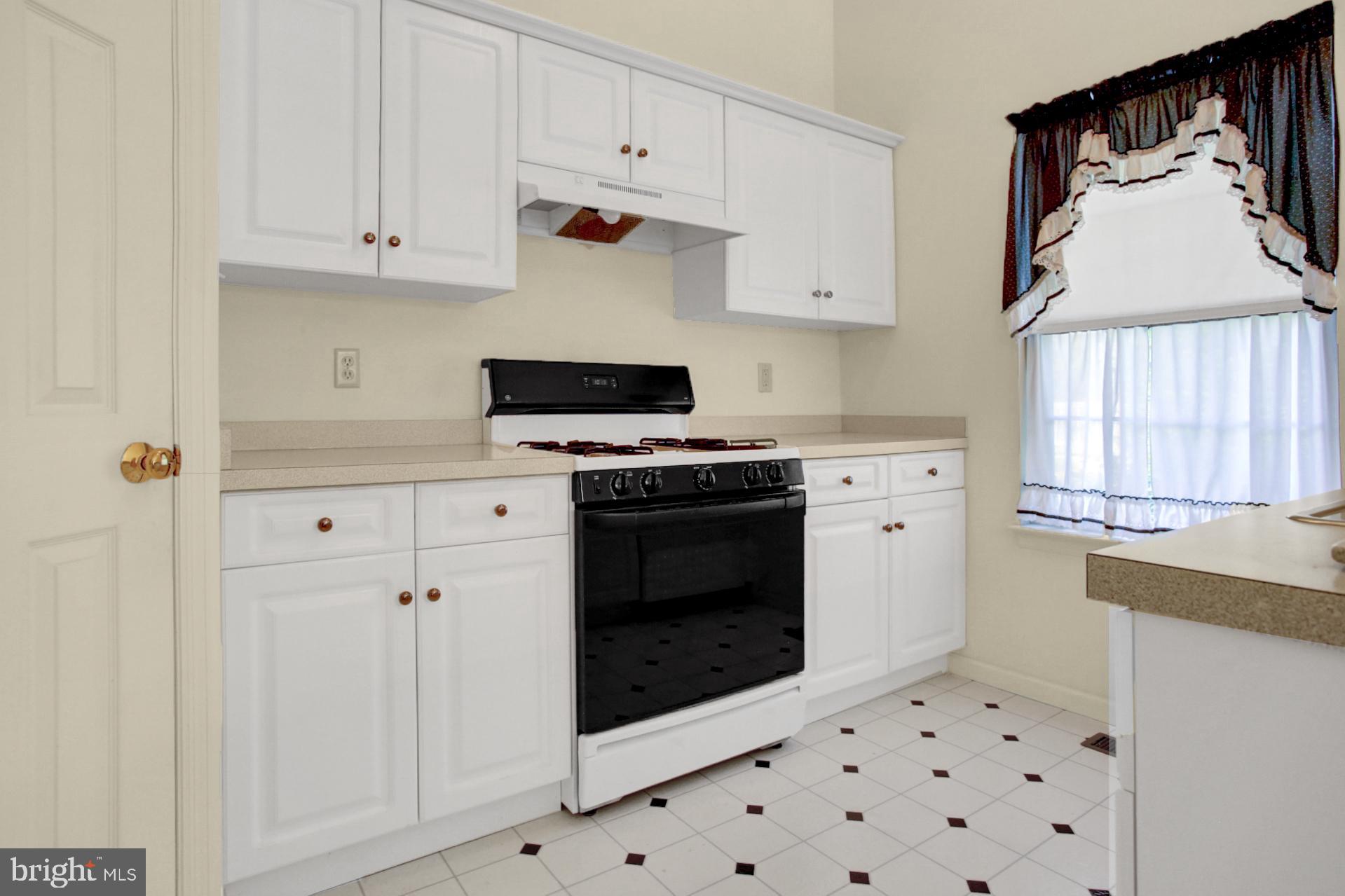 4025 River Road Reading, PA 19605 - Photo 11 of 34 Kitchen