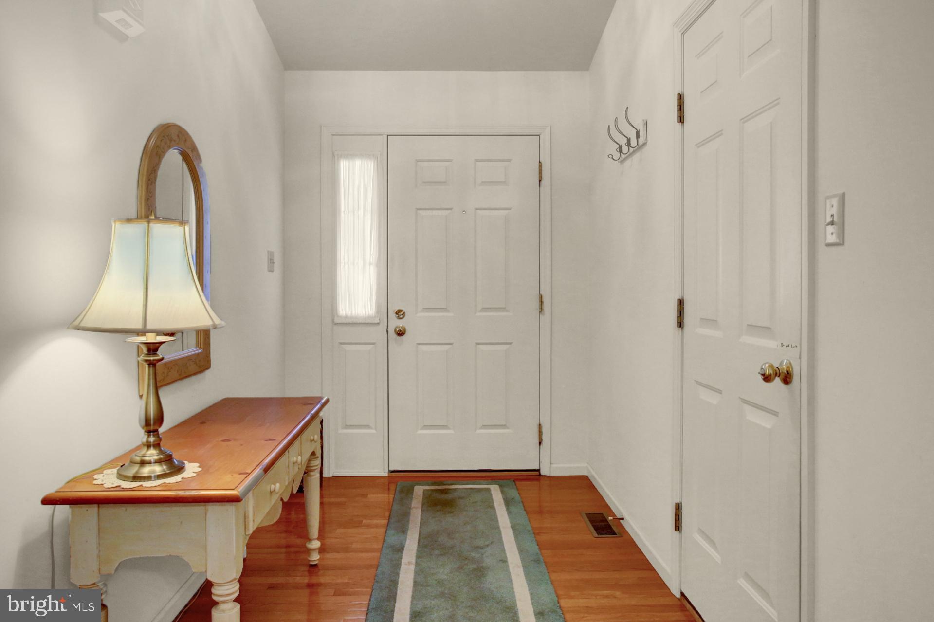 4025 River Road Reading, PA 19605 - Photo 13 of 34 Foyer