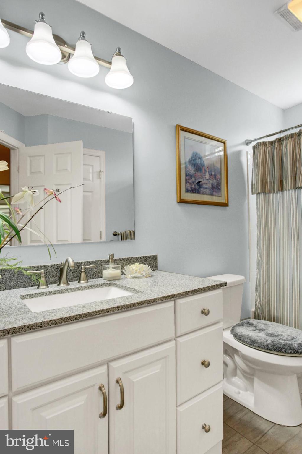 4025 River Road Reading, PA 19605 - Photo 21 of 34 Bathroom #2