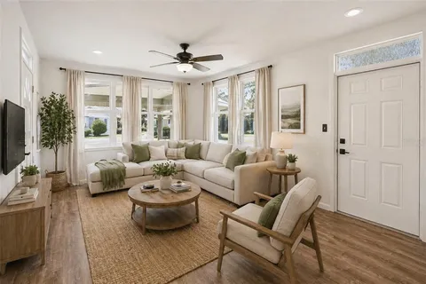 $299,000 | 822 Poinsettia Drive, Eustis, FL 32726