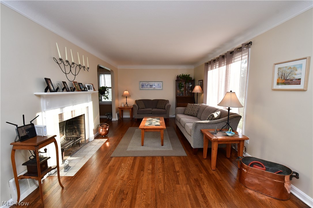 1507 Edgefield Road Lyndhurst, OH 44124 - Photo 9 of 35