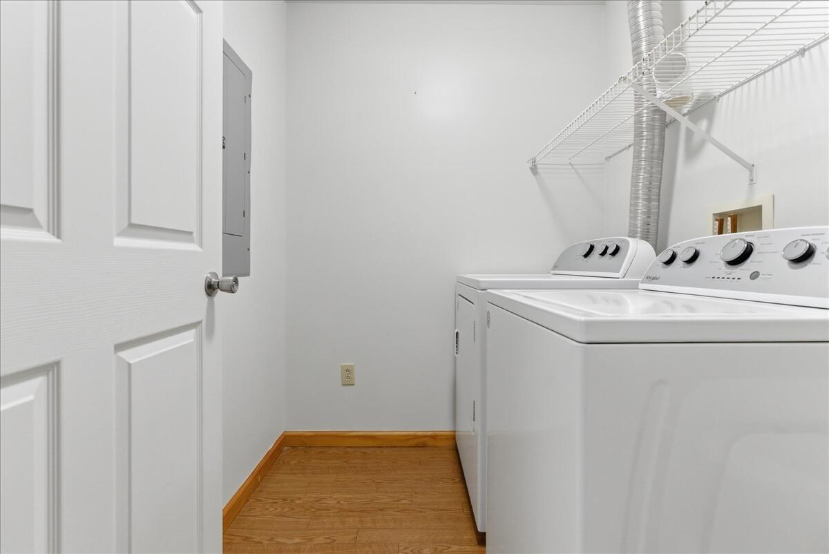 18 Beaver Pond Road, Unit 18 Brunswick, ME 04011 - Photo 22 of 65 22-interior_laundry-1