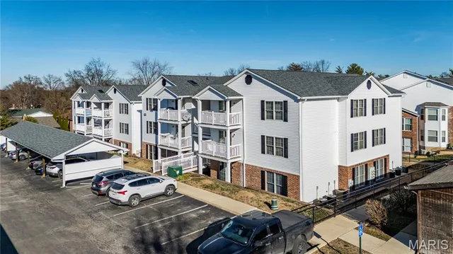 $159,000 | 2562 Coppergate Square Drive, Unit H, St. Louis, MO 63129