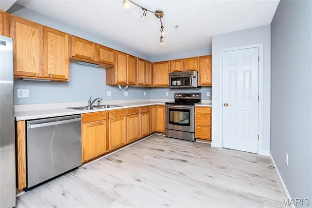 $159,000 | 2562 Coppergate Square Drive, Unit H, St. Louis, MO 63129