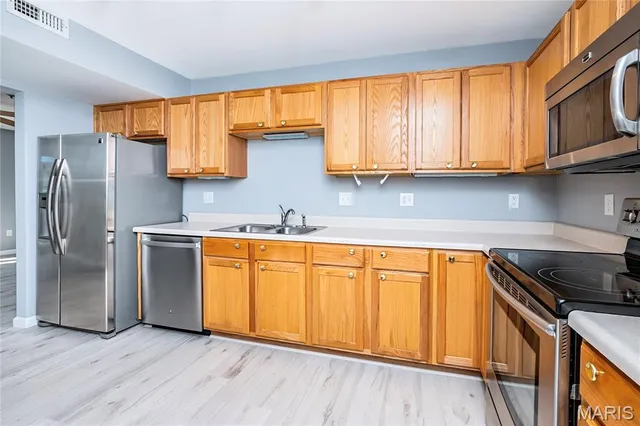 $159,000 | 2562 Coppergate Square Drive, Unit H, St. Louis, MO 63129