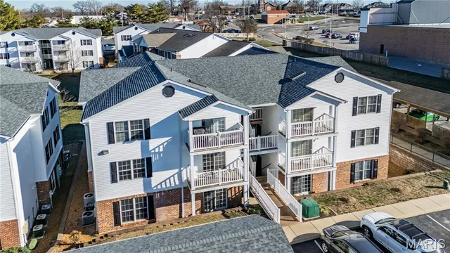 $159,000 | 2562 Coppergate Square Drive, Unit H, St. Louis, MO 63129