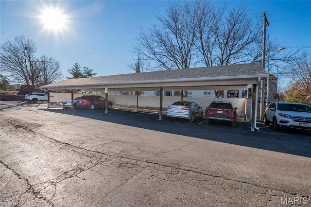 $159,000 | 2562 Coppergate Square Drive, Unit H, St. Louis, MO 63129