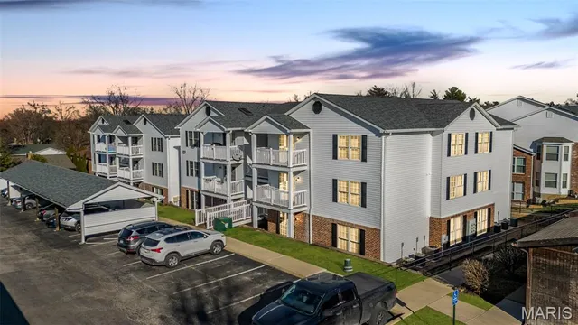 $159,000 | 2562 Coppergate Square Drive, Unit H, St. Louis, MO 63129