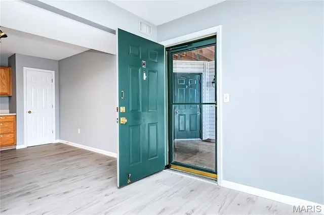 $159,000 | 2562 Coppergate Square Drive, Unit H, St. Louis, MO 63129