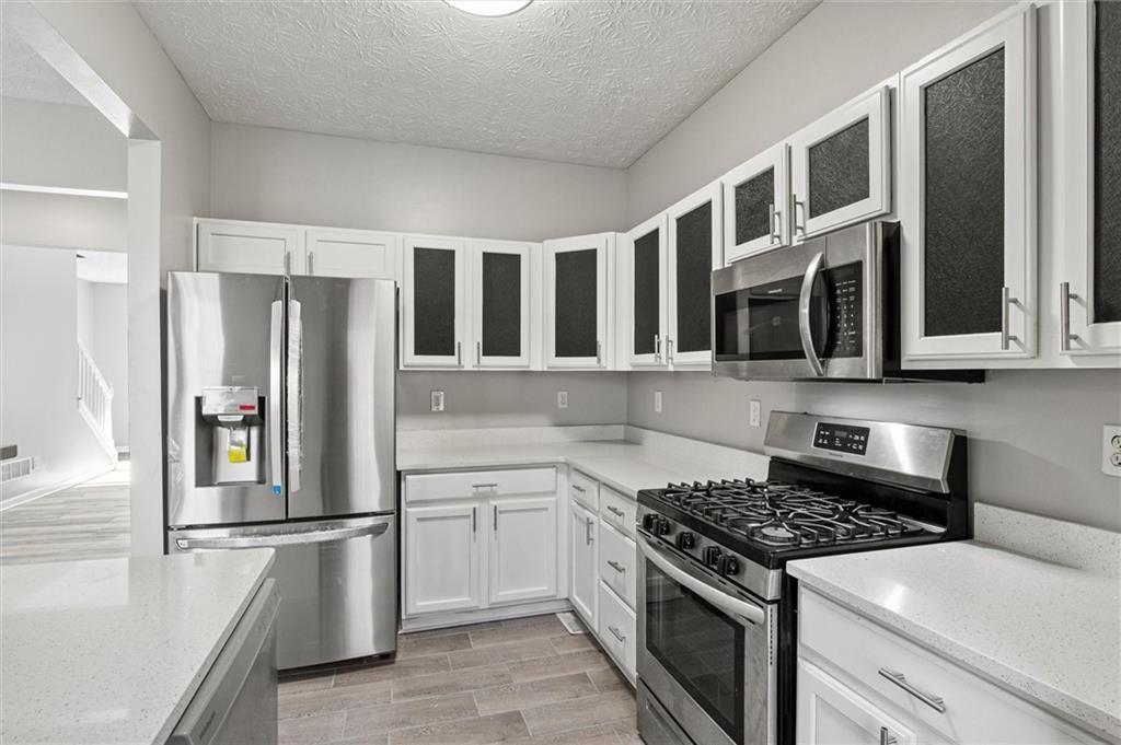 5667 Cascade Run Atlanta, GA 30336 - Photo 9 of 27 Gallery Image 9